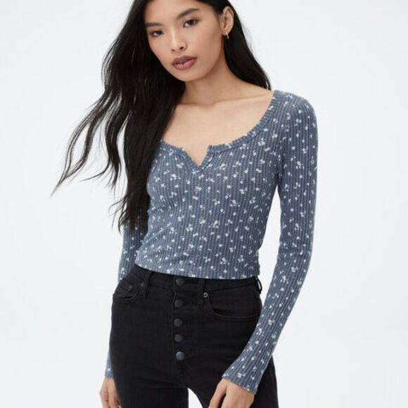 Aeropostale Long Sleeve Floral Shrunken Tee Size L - Picture 2 of 8